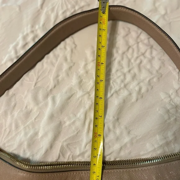 Coach Tan Shoulder Bag with Minimalist Design - Picture 9 of 9